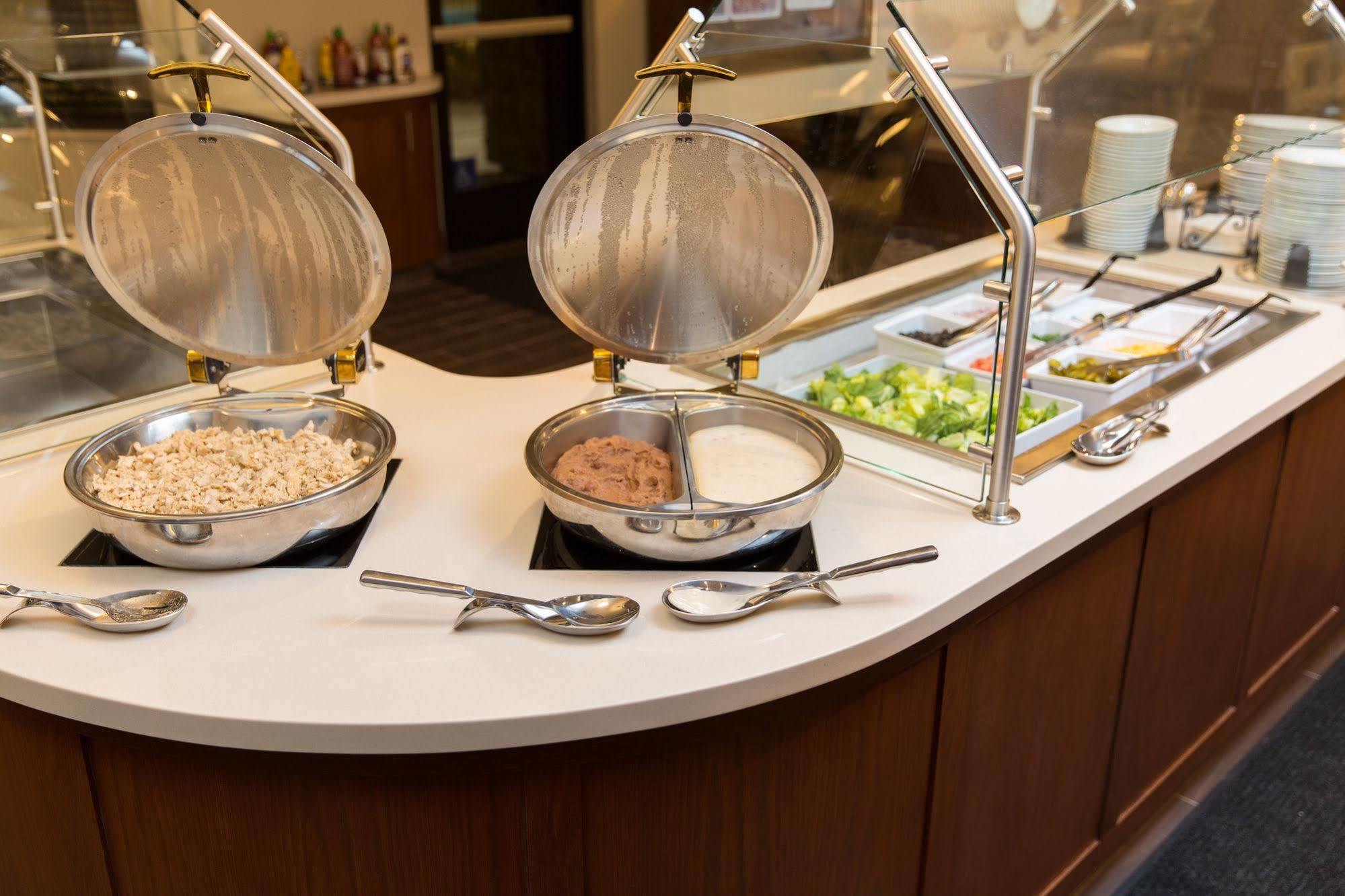 Staybridge Suites Corona South By Ihg Buitenkant foto