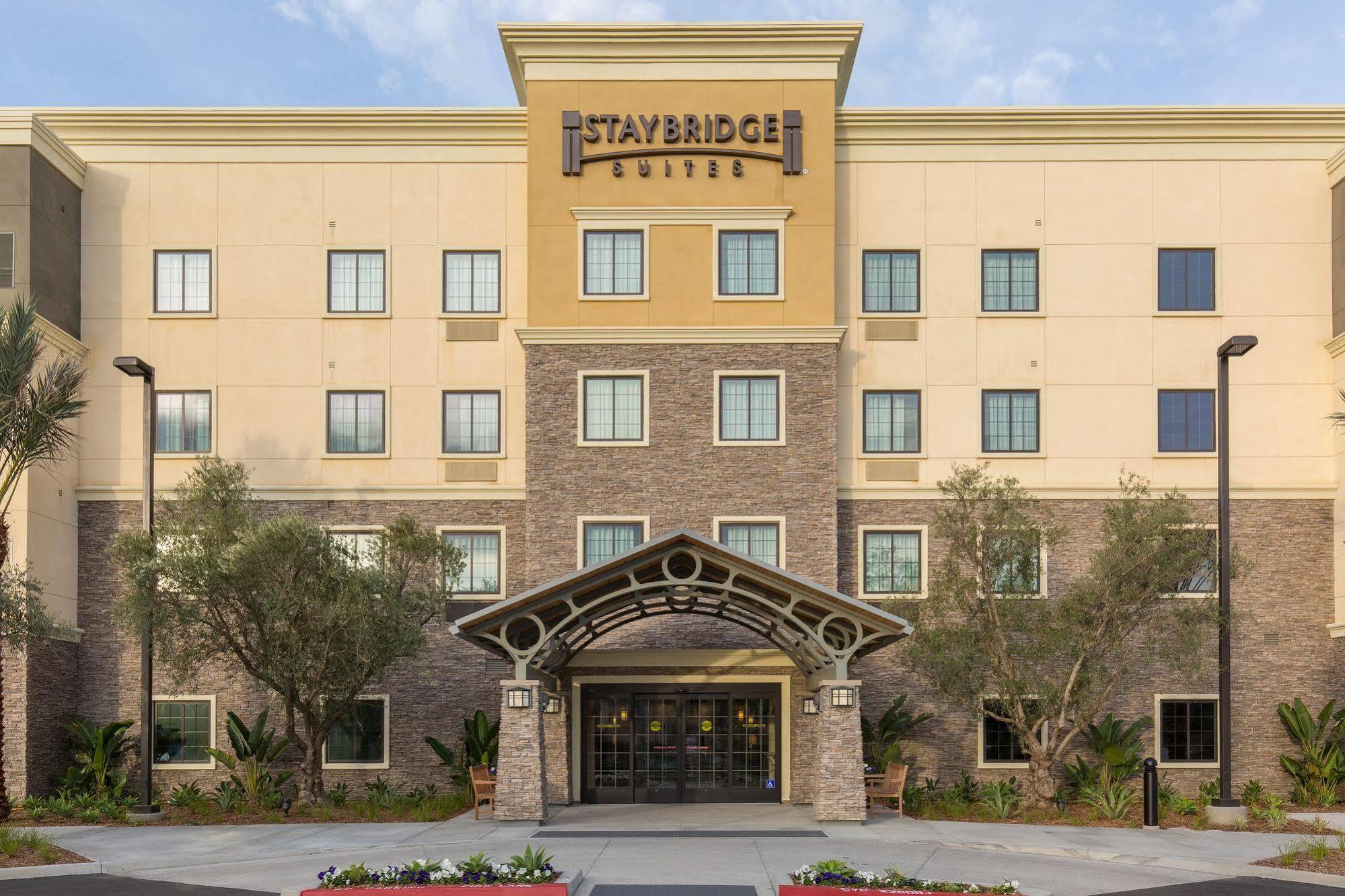 Staybridge Suites Corona South By Ihg Buitenkant foto
