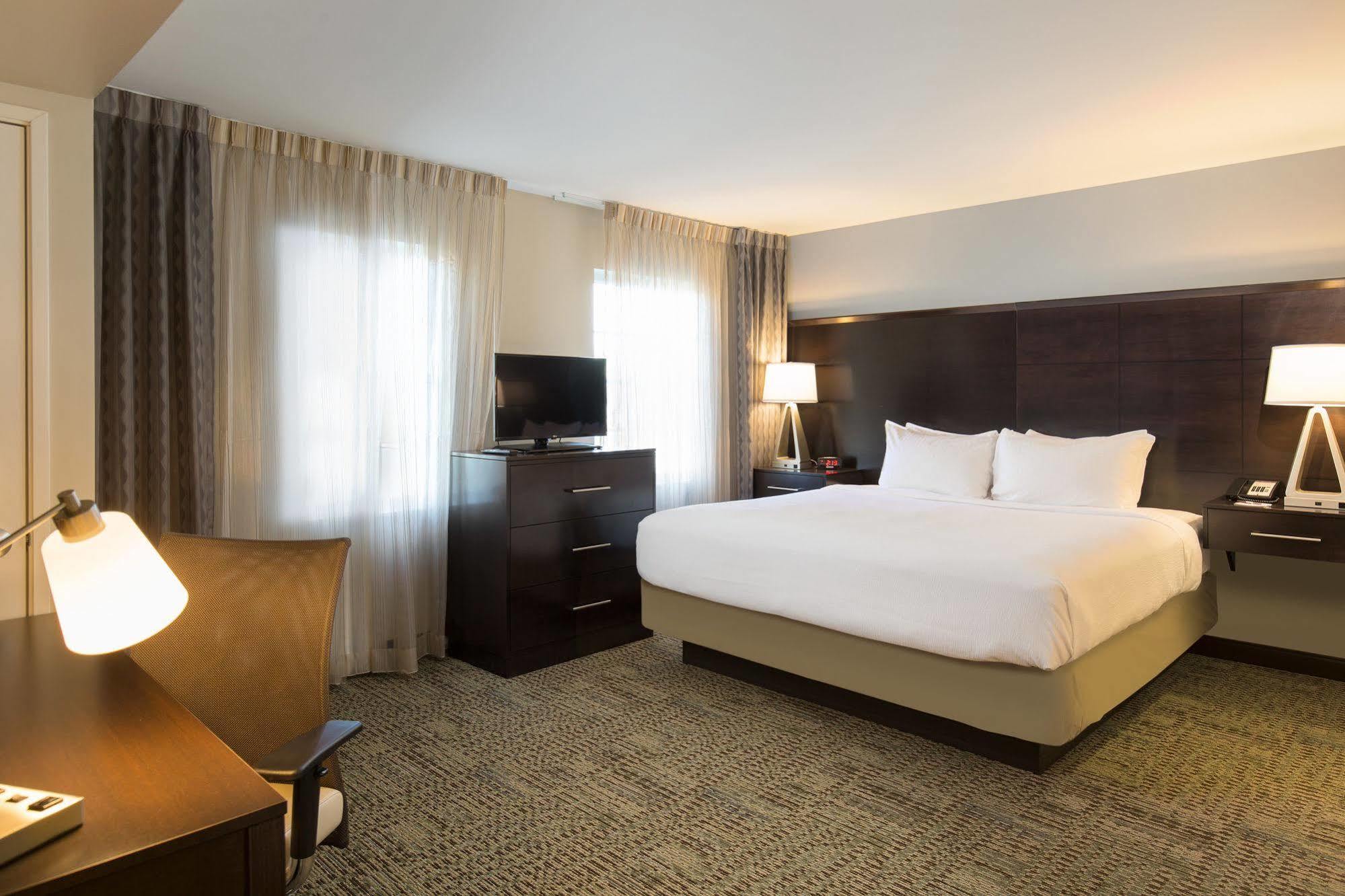 Staybridge Suites Corona South By Ihg Buitenkant foto