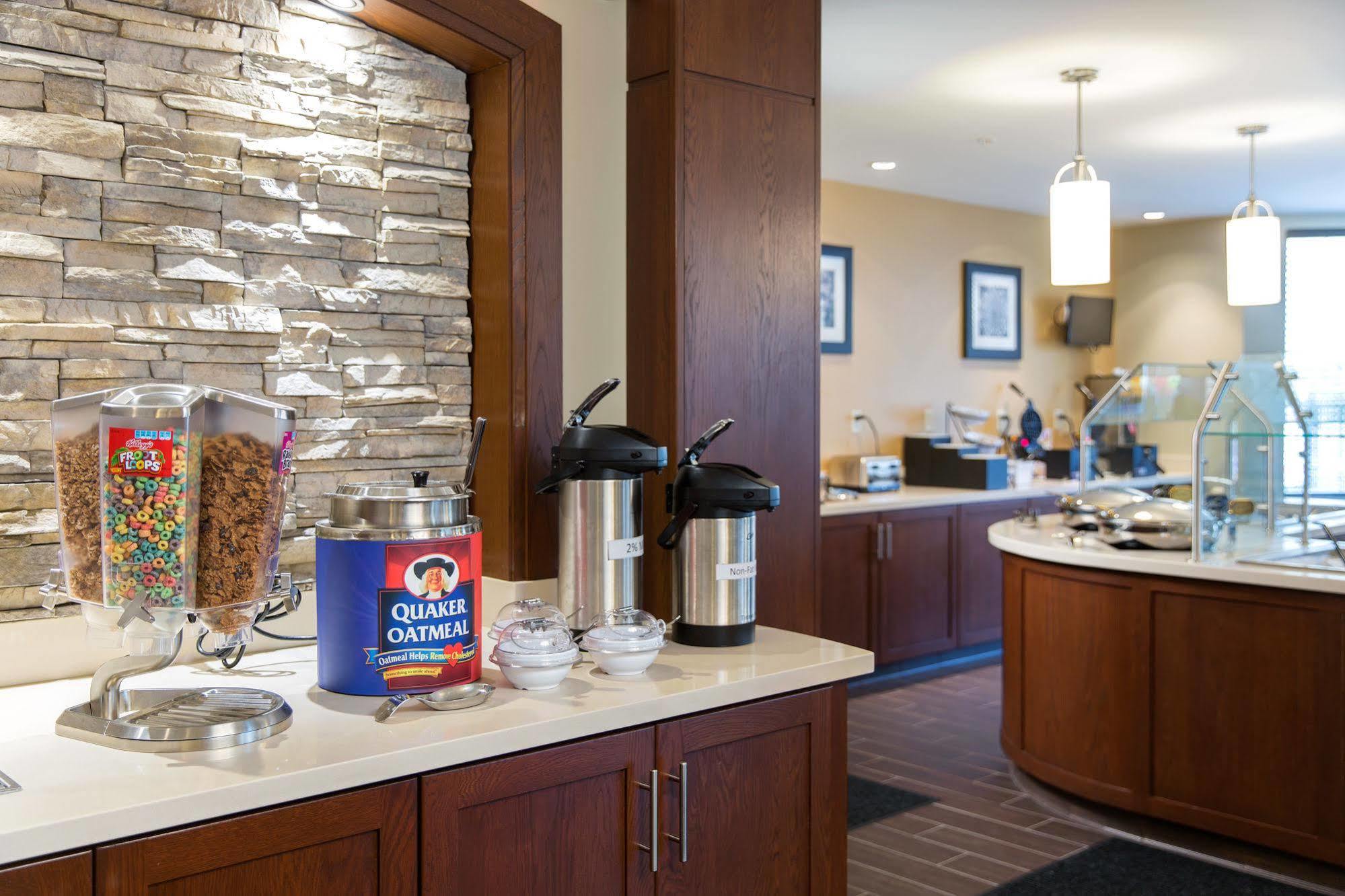 Staybridge Suites Corona South By Ihg Buitenkant foto