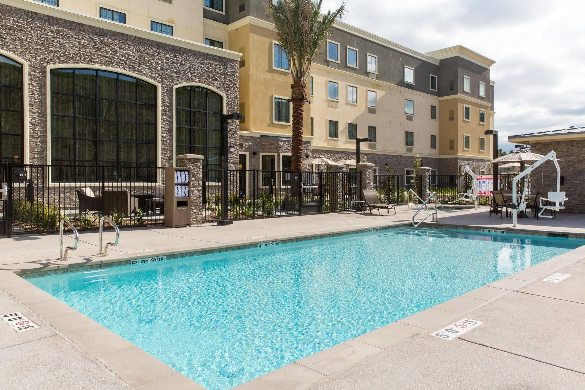 Staybridge Suites Corona South By Ihg Buitenkant foto